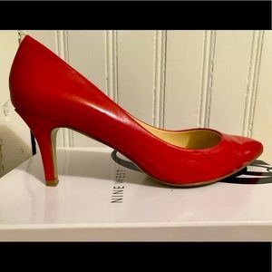 Nine West coral red pump size 7